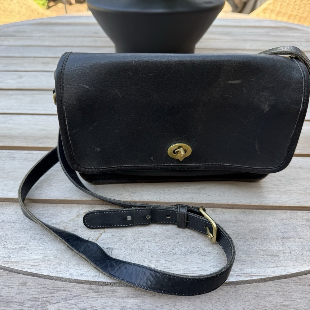 Very Gently Used Vintage Black Leather Coach Compartment Bag 9850 Needs Tlc